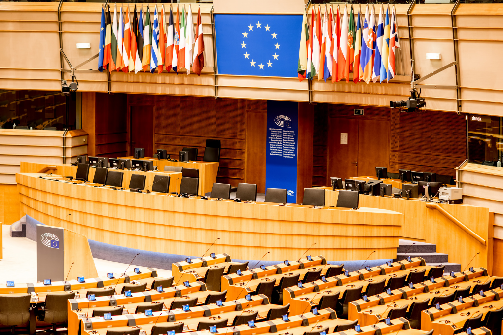 Les députés mettent en garde contre le recul des valeurs européennes dans l’ensemble de l’UE