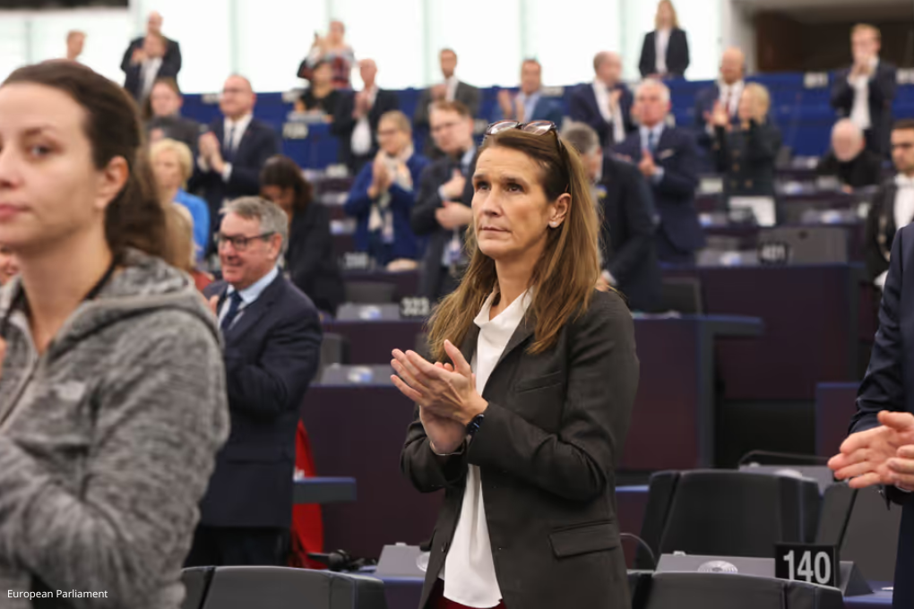 Le Parlement appelle à continuer de soutenir les forces démocratiques bélarusses